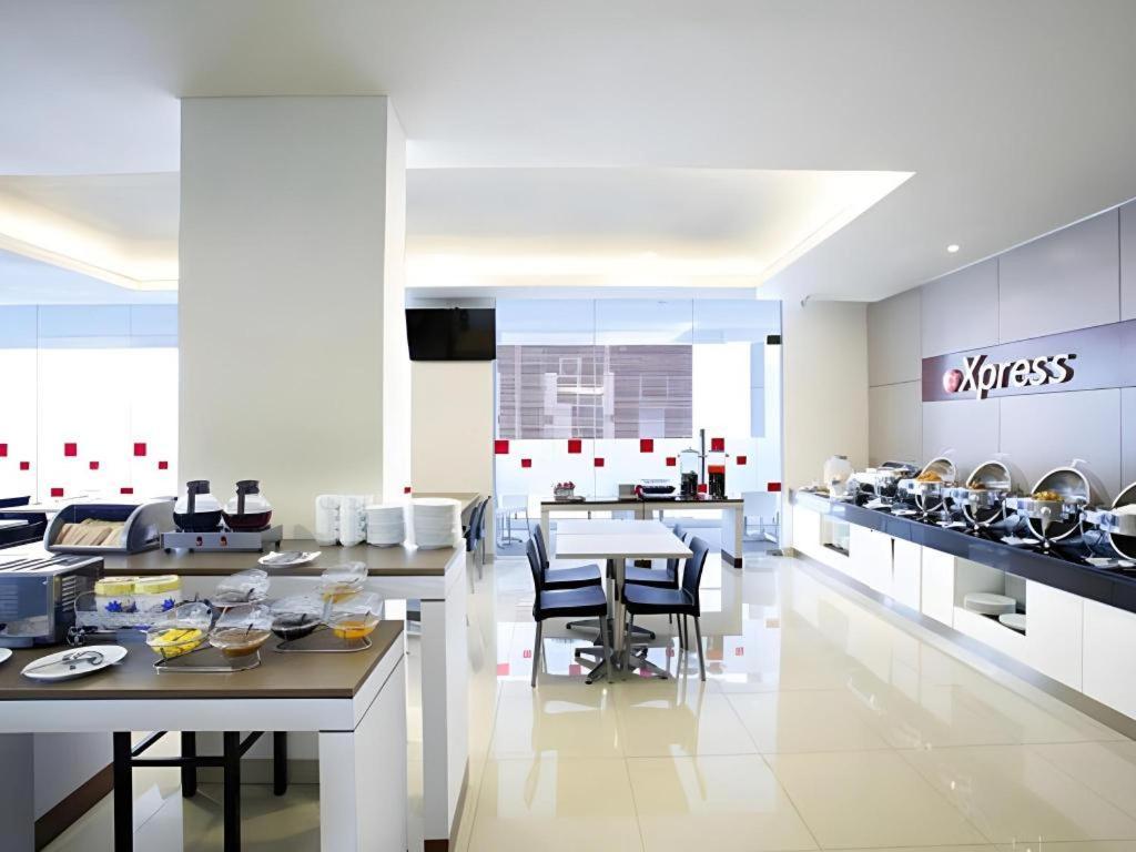 Amaris Hotel La Codefin Kemang Jakarta Exteriör bild
