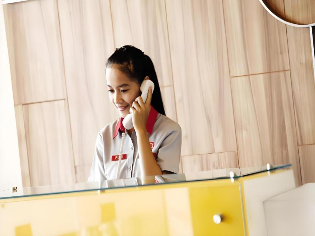 Amaris Hotel La Codefin Kemang Jakarta Exteriör bild