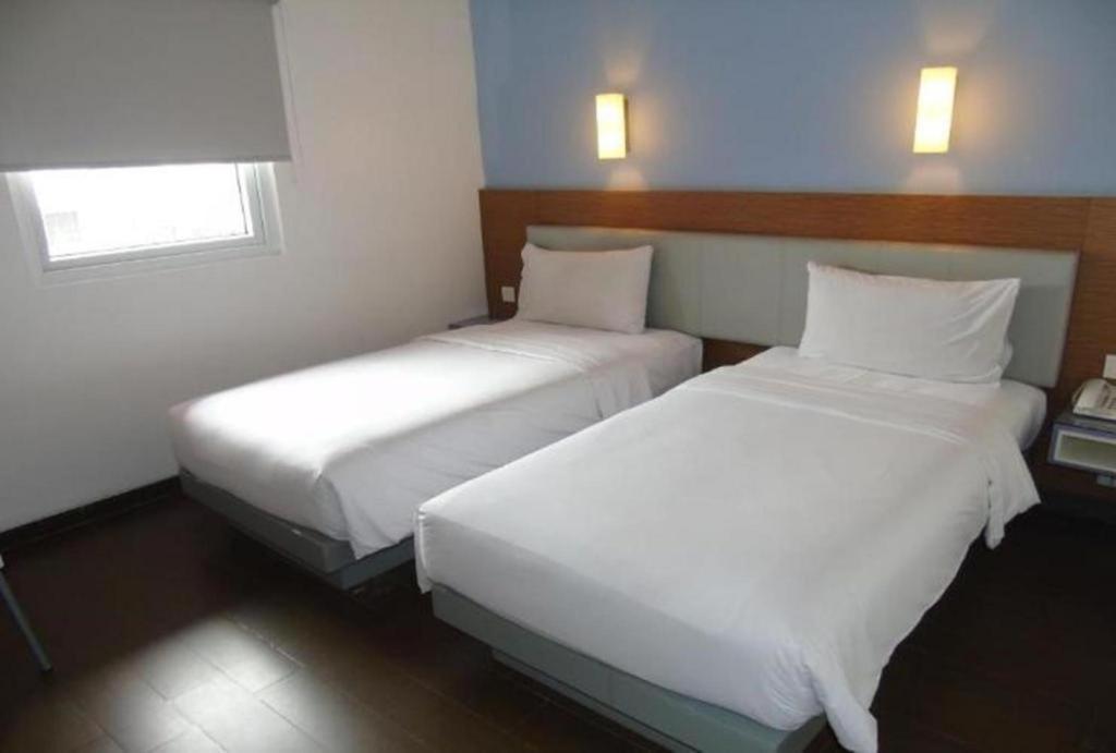 Amaris Hotel La Codefin Kemang Jakarta Exteriör bild