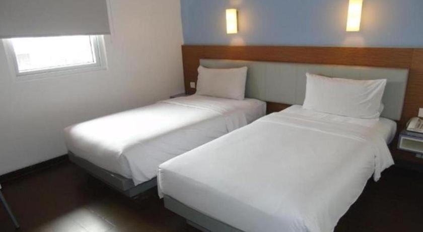 Amaris Hotel La Codefin Kemang Jakarta Exteriör bild