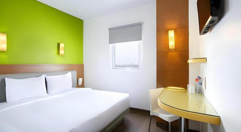 Amaris Hotel La Codefin Kemang Jakarta Exteriör bild