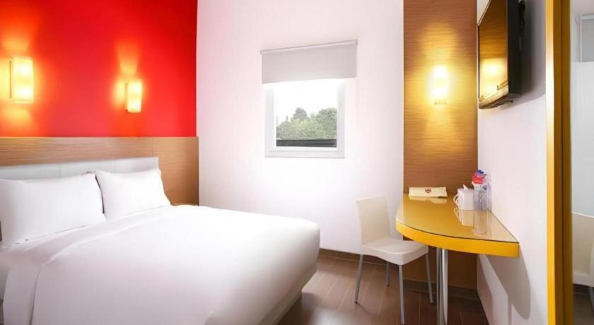 Amaris Hotel La Codefin Kemang Jakarta Exteriör bild