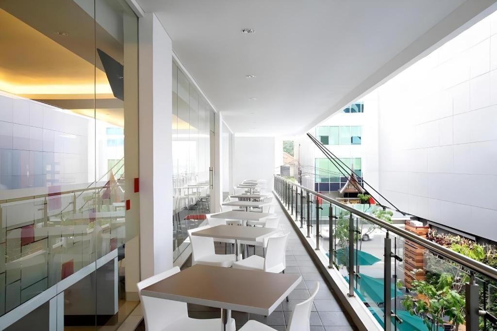 Amaris Hotel La Codefin Kemang Jakarta Exteriör bild